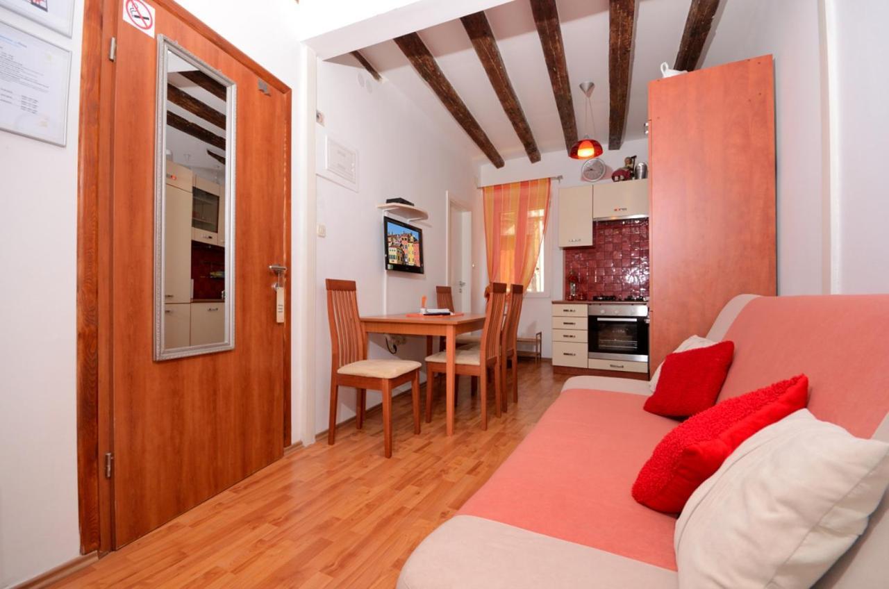 Studios Anna Rovinj Exterior foto